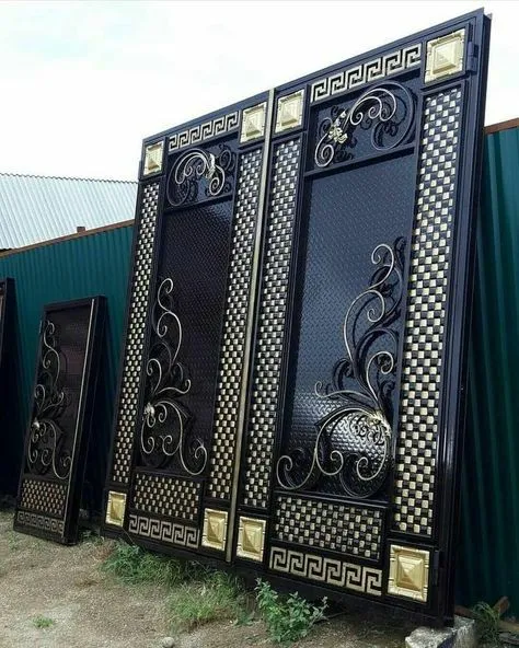 أبواب حديد مشغولة فخمة في الرياض