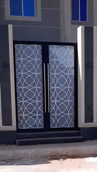 معلم تركيب أبواب الرياض