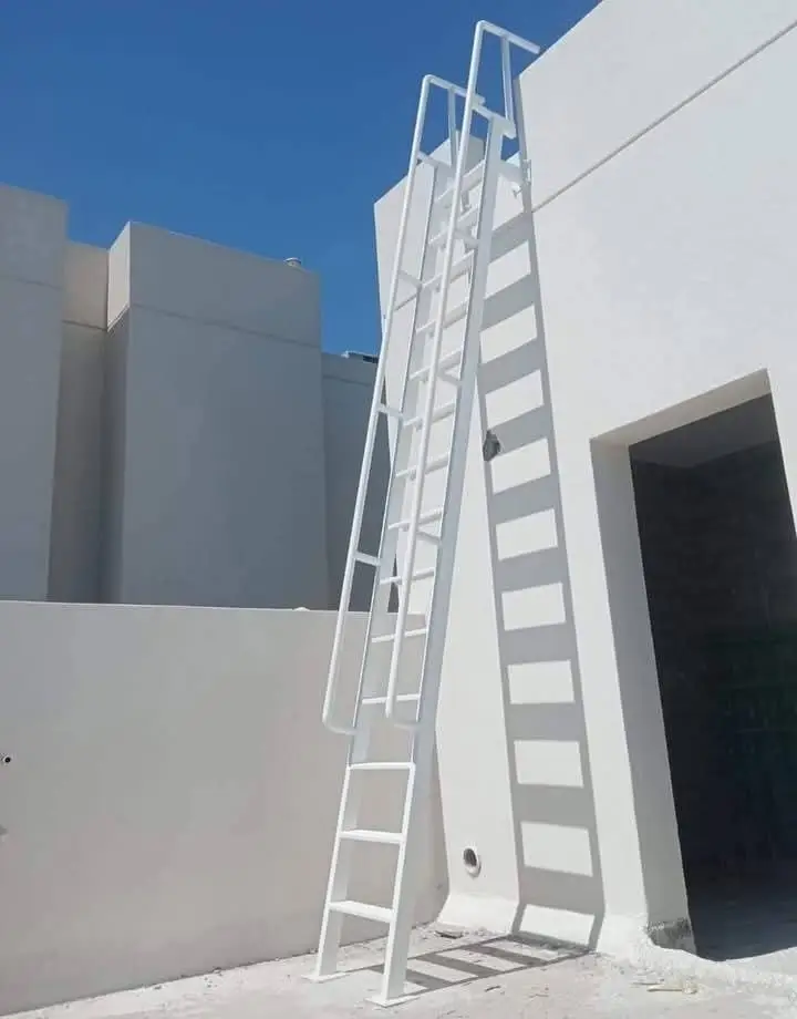 درابزين سطح مبنى في الرياض