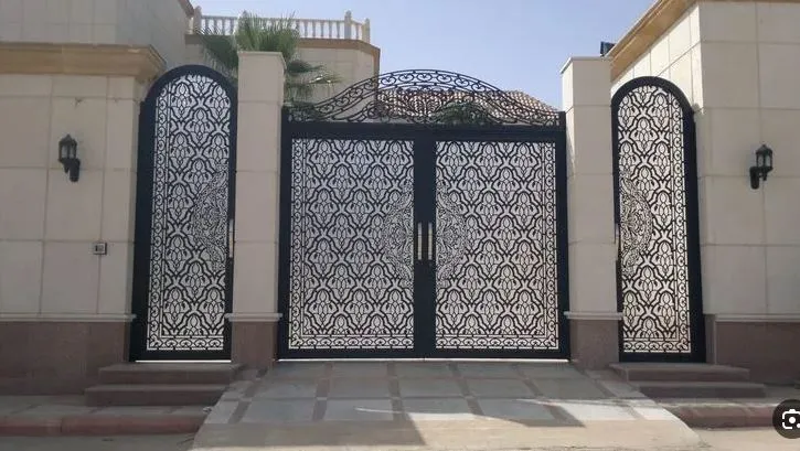 معلم أبواب حديد ليزر للمنازل بالرياض