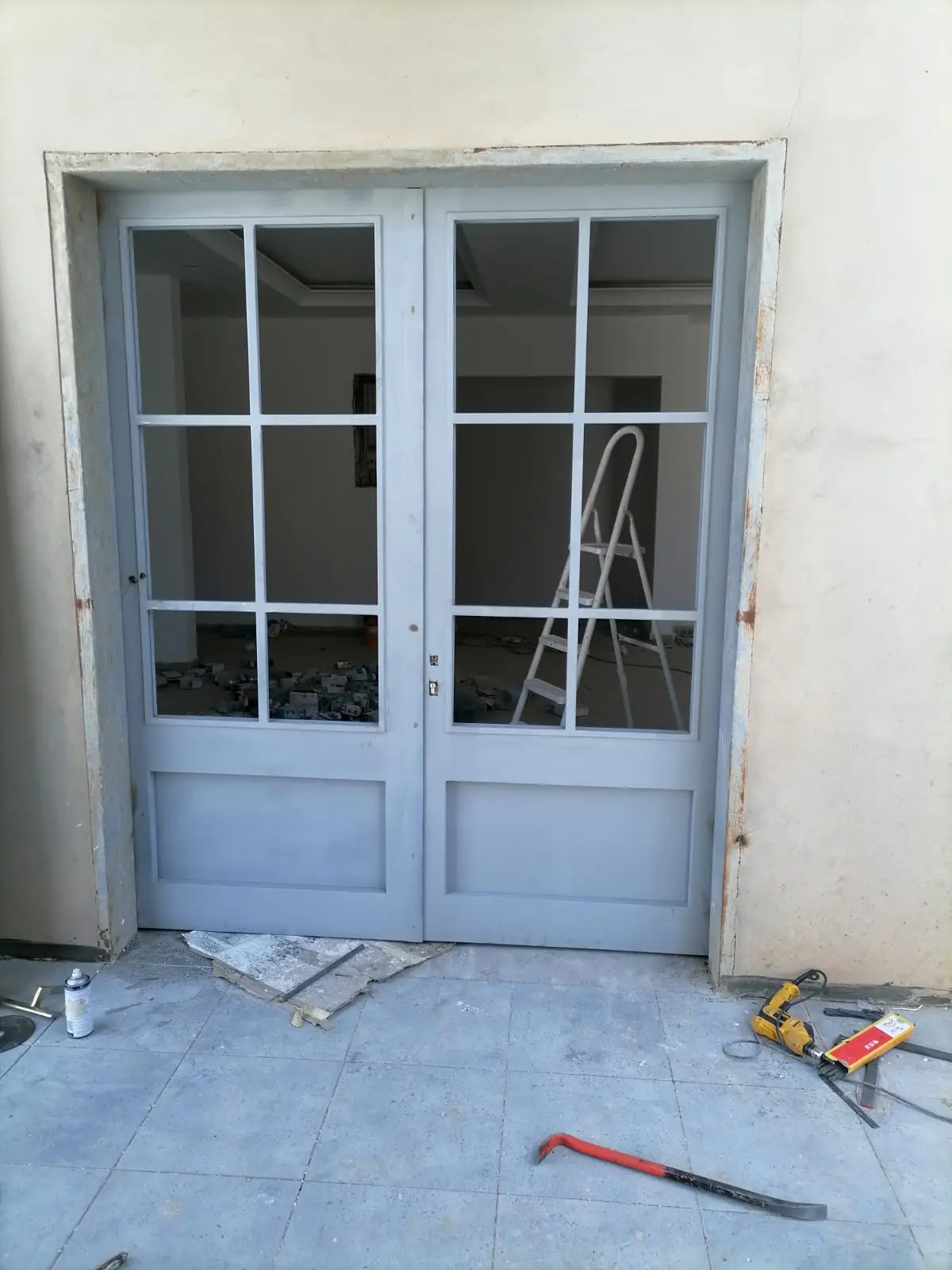 صيانة وتركيب الأبواب الحديد بالرياض