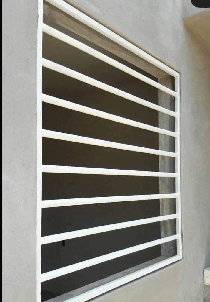 ورشة تركيب شبابيك حديد في الرياض