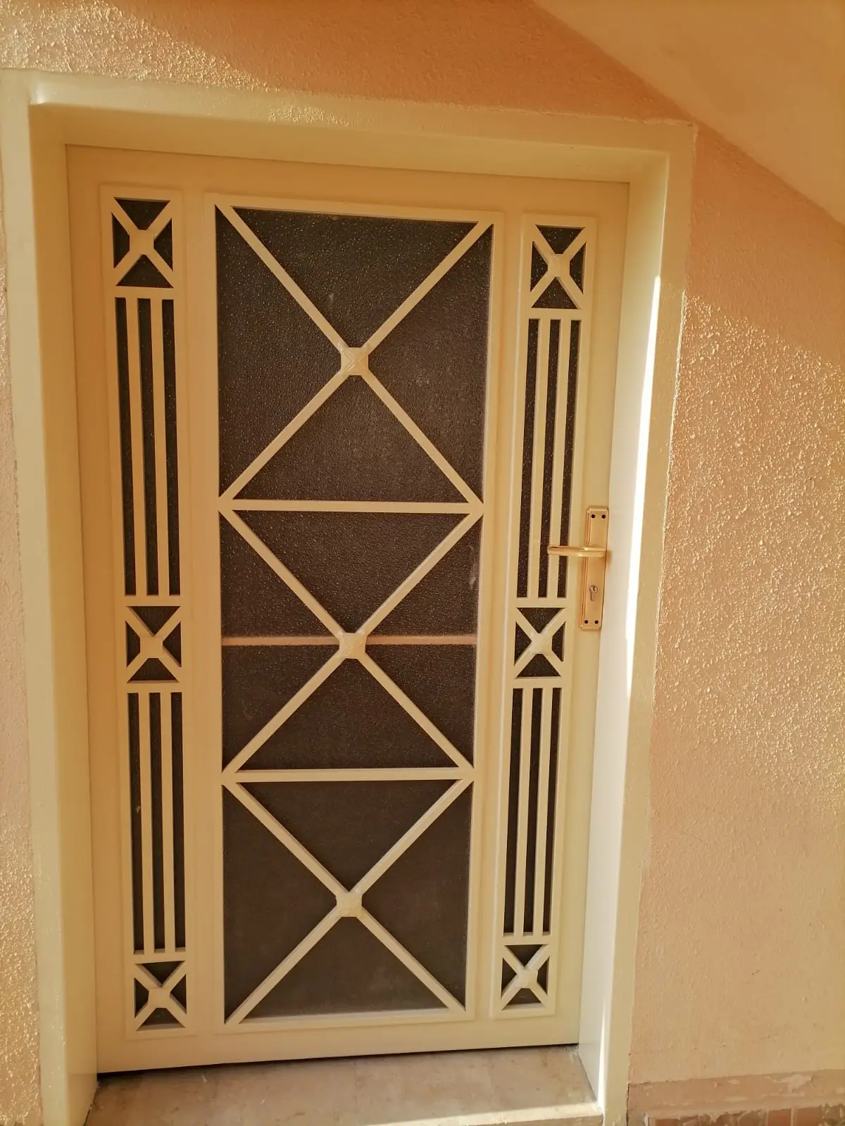 أبواب حديد قص ليزر في الرياض