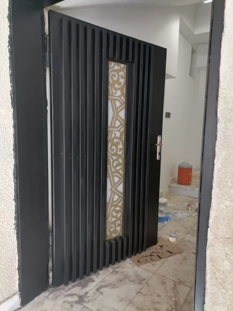 أبواب حديد داخلية أنيقة في الرياض