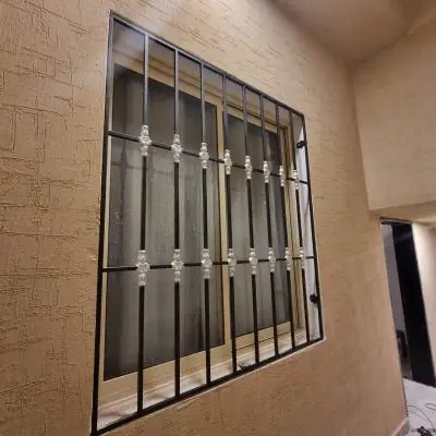 شبابيك-حديد-بتركيب-احترافي-الرياض شبابيك حديد بتركيب احترافي في الرياض