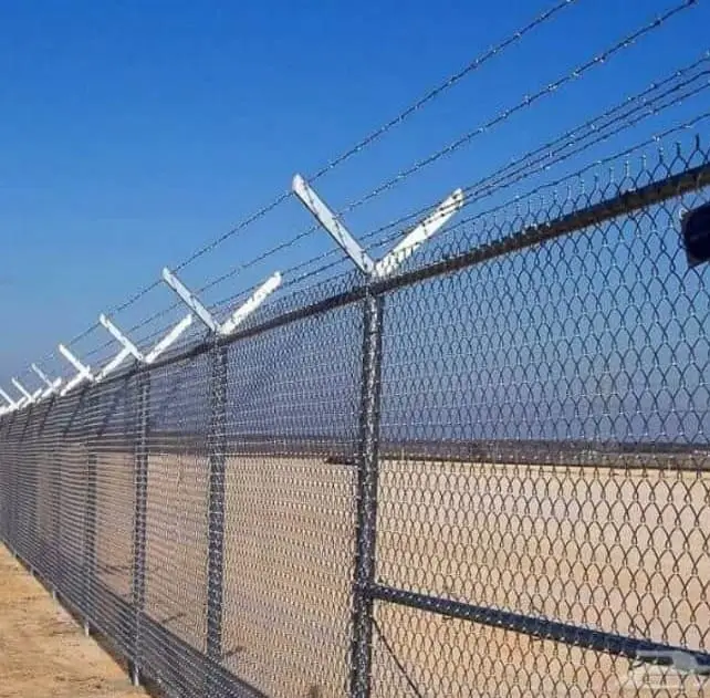 شبوك حماية للأراضي والمزارع بالرياض